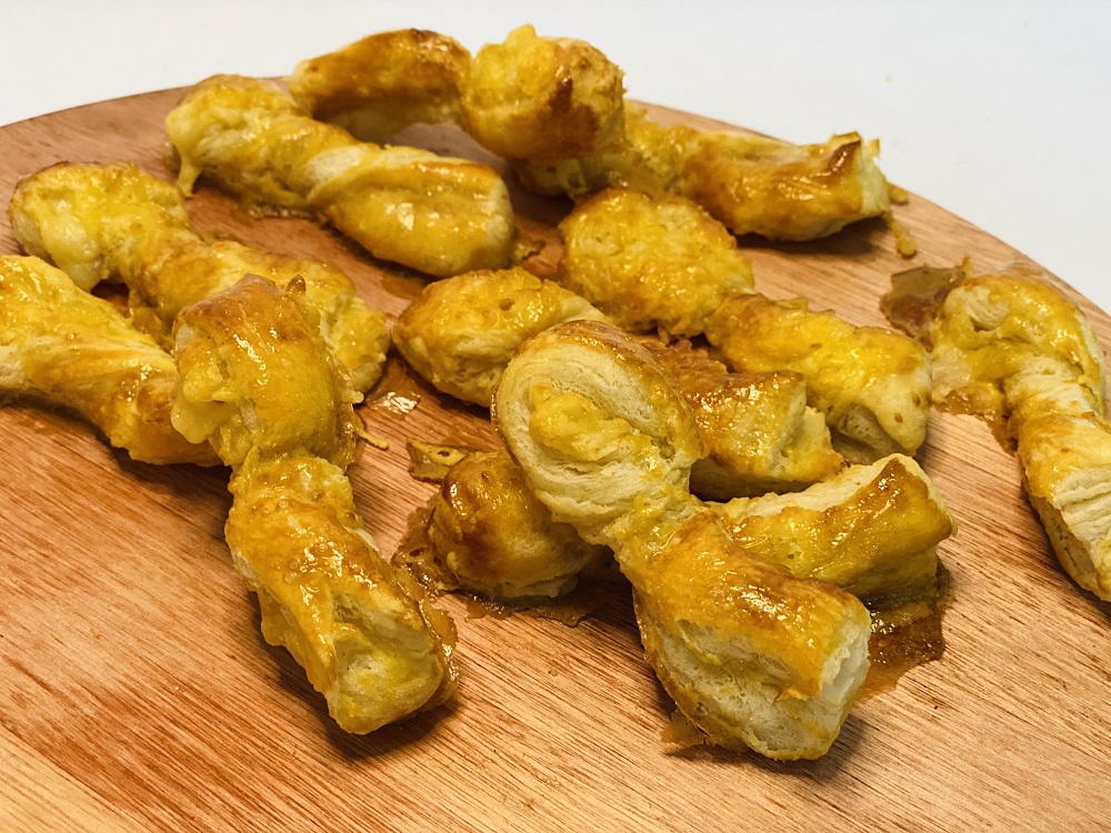 Gravatinha Folheada de Parmesão 200g