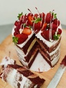 Semi Naked Cake de Frutas Vermelhas