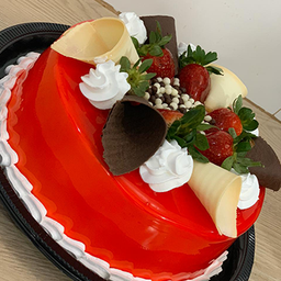 [1390] Torta de Morango com Doce de Leite